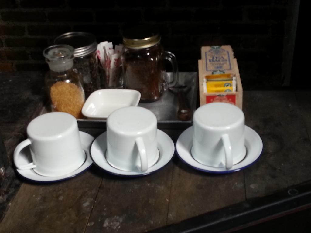 Tempat Tidur & Sarapan J No.14