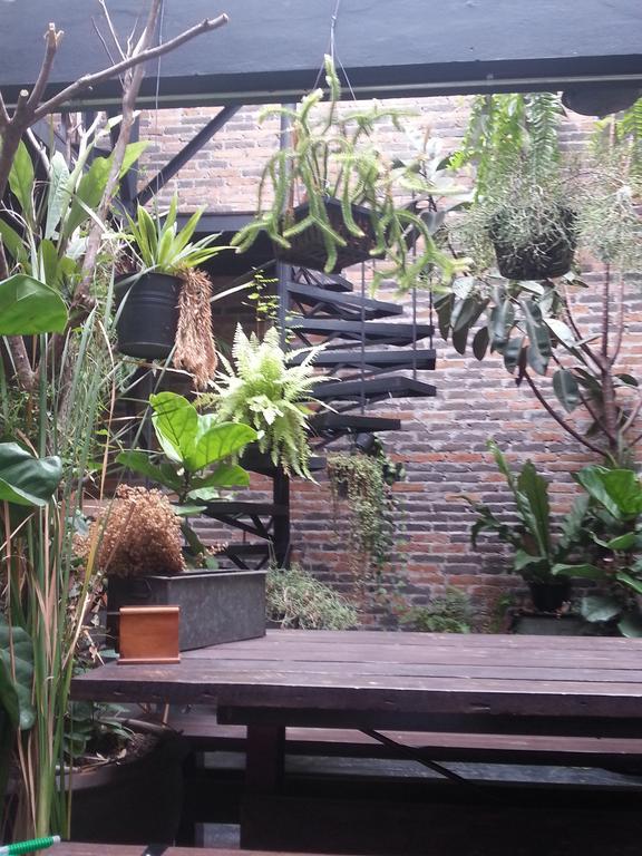 Tempat Tidur & Sarapan J No.14