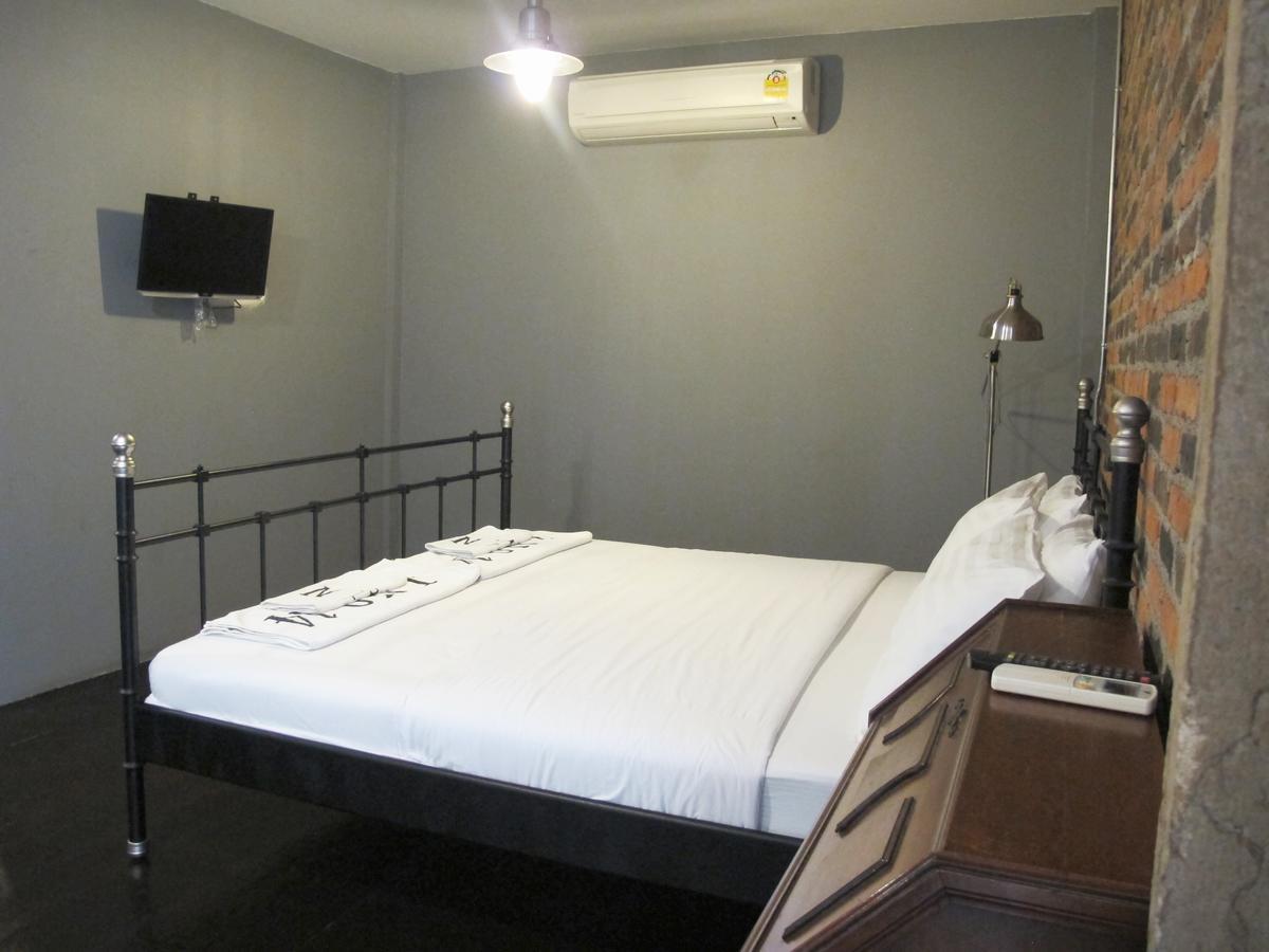 Tempat Tidur & Sarapan J No.14